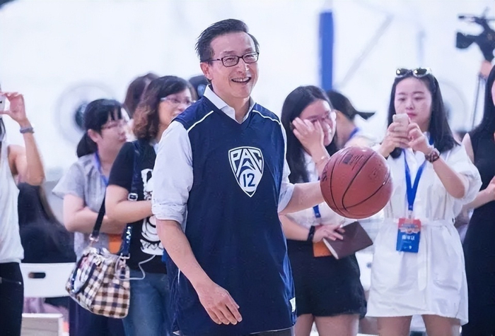 kaiyun-当年蔡崇信33亿买下篮网队，如今出售值多少钱？网友：血赚|布鲁克林篮网队|nba|球队|估值|市值_新浪体育_新浪新闻